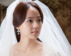 Lấy chồng đại gia hôm trước vàng đeo trĩu cổ nhưng hôm sau chỉ được ăn một mâm cơm như thế này – Bài học cho con gái nhìn chồng mà chọn