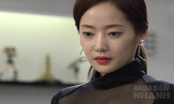 Vợ anh đứng trước mặt tôi khỉnh khỉnh: Tôi cho không đấy, mang nhau về mà chăm sóc, xem được mấy bữa nhé