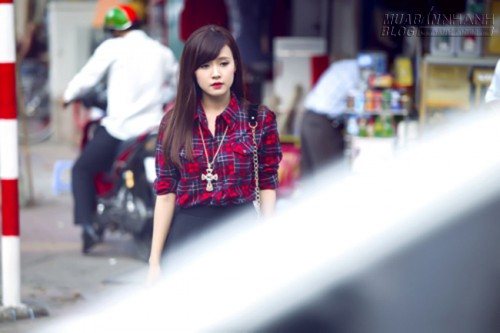 Ảnh hot girl Midu đẹp với nước da trắng sứ khi diện trang phục dạo phố