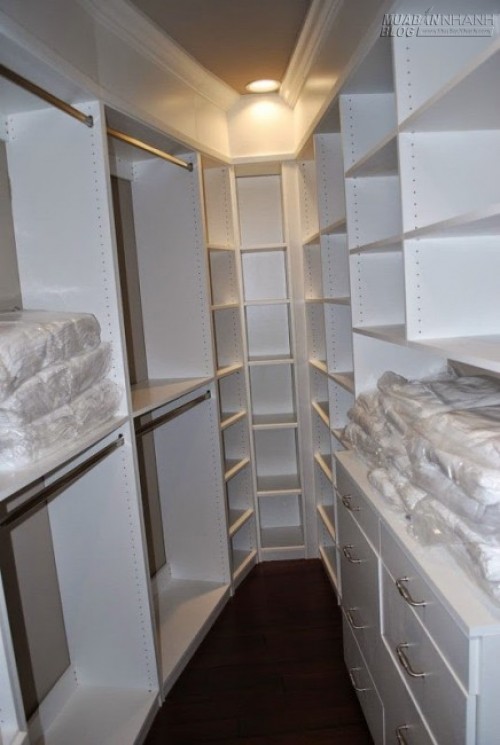 B&ecirc;n trong hầm ngầm chống tận thế của người gi&agrave;u 