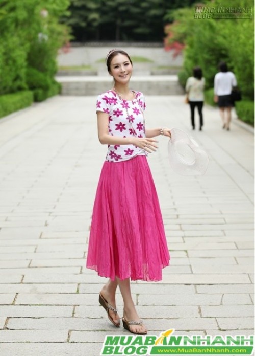 Có nên kết hợp áo phông với váy xòe?