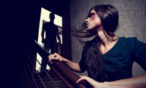 Ngày ra tòa chồng đóng vai nạn nhân bịa đặt trắng trợn