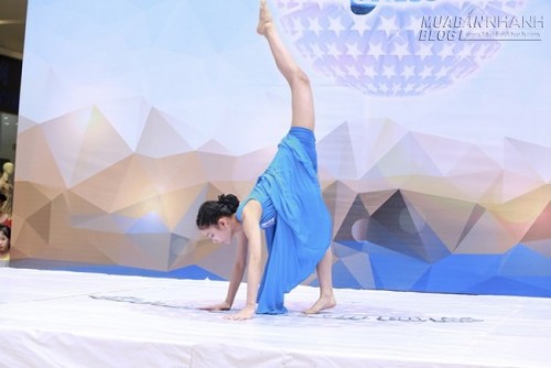 Khánh Thi cùng tình trẻ Phan Hiển tuyển sinh Bước nhảy hoàn vũ nhí