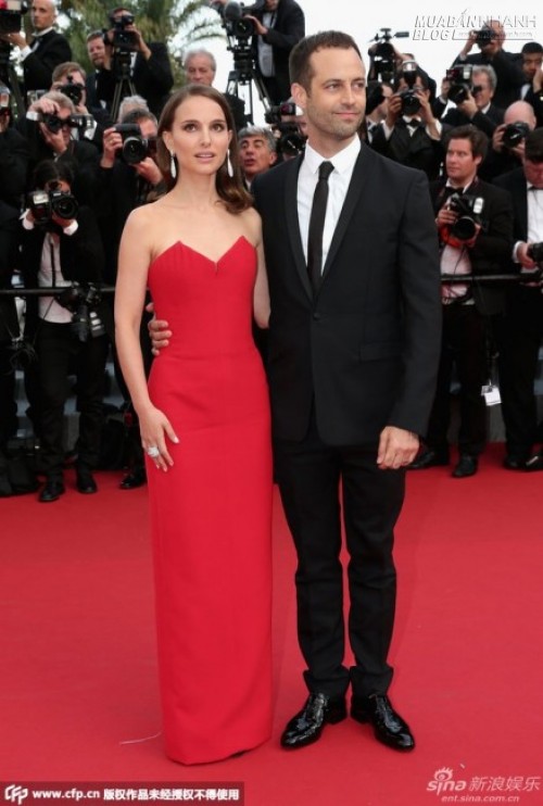 Dàn siêu sao thế giới xúng xính váy áo khoe sắc trên thảm đỏ LHP Cannes