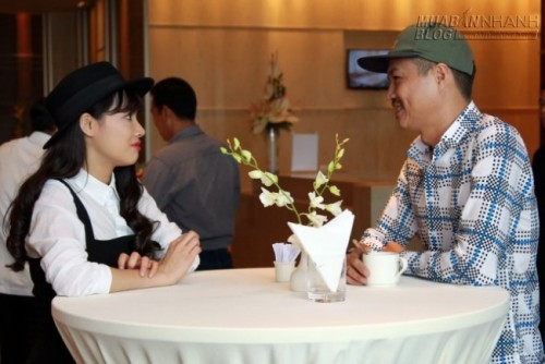 Nhã Phương trẻ trung như nữ sinh khoe vai diễn giang hồ thứ thiệt trong phim mới