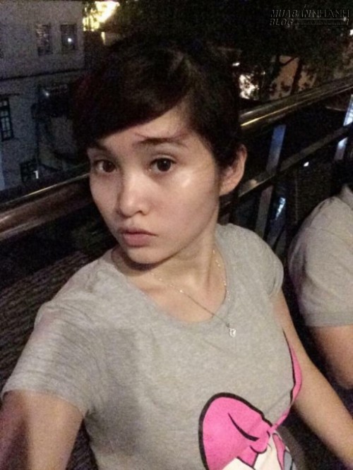 Kiều Trinh h&agrave;o hứng khoe ảnh bao da mới v&agrave; hộ chiếu c&ocirc; n&agrave;ng đang chuẩn bị cho chuyến đi du lịch Singapore của m&igrave;nh. Theo th&ocirc;ng tin tr&ecirc;n hộ chiếu, hot girl n&agrave;y đi du lịch v&agrave;o ng&agrave;y 8/5.