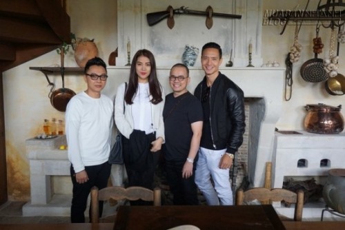 Kim Lý công khai hôn má âu yếm Trương Ngọc Ánh