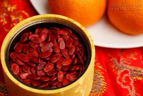 Mẹo chọn hạt dưa kh&ocirc;ng bị nhuộm m&agrave;u h&oacute;a chất