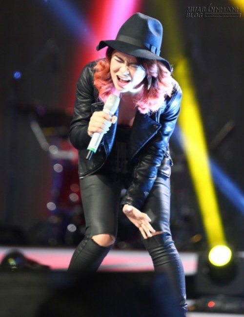 V&acirc;n Quỳnh, Trọng Hiếu b&ugrave;ng nổ trong Gala 1 Vietnam Idol