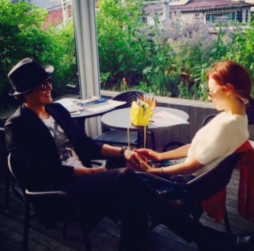 Ảnh hẹn h&ograve; của Bae Yong Joon v&agrave; bạn g&aacute;i được c&ocirc;ng khai