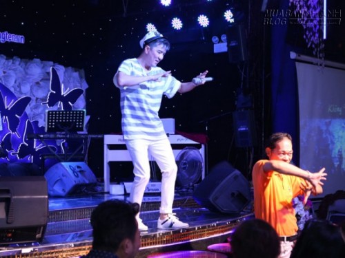 Mr. Đàm đi xe hơi mới hơn 5 tỷ đồng
