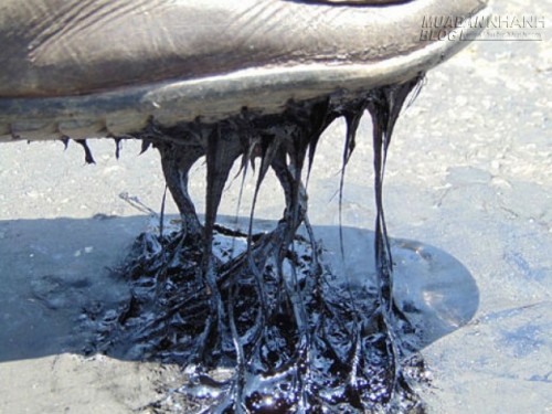 H&agrave; Tĩnh Nắng n&oacute;ng chết người khiến mặt đường bị chảy nhựa