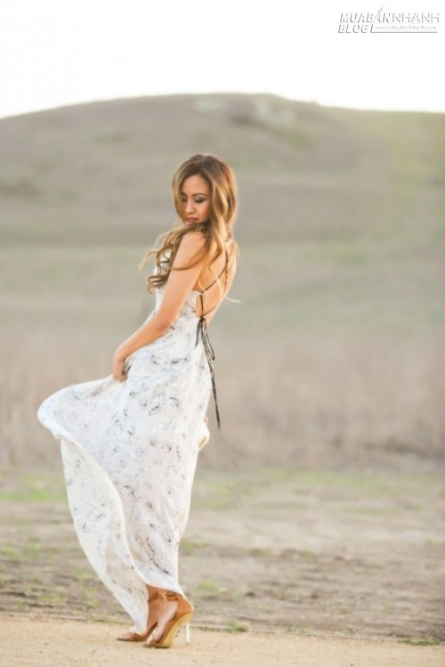 Maxi dress - cứu tinh cho ng&agrave;y nắng n&oacute;ng
