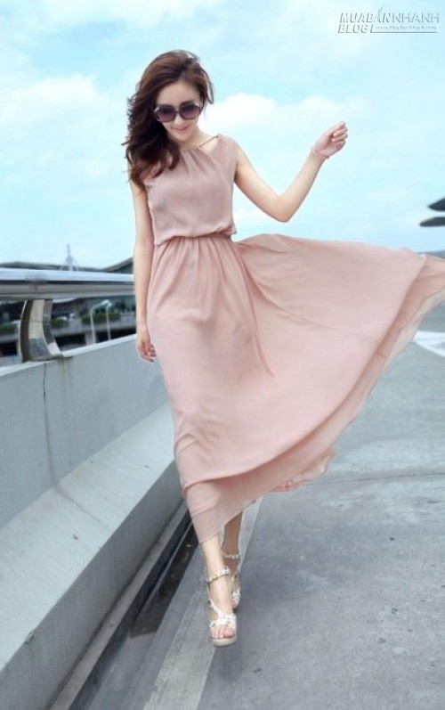 Maxi dress - cứu tinh cho ng&agrave;y nắng n&oacute;ng