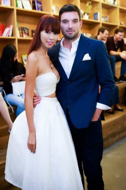 H&agrave; Anh gợi cảm, quấn qu&iacute;t b&ecirc;n bạn trai ngoại quốc