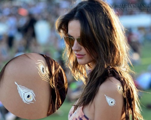 Trang sức d&aacute;n cho c&ocirc; n&agrave;ng s&agrave;nh điệu nhất b&atilde;i biển