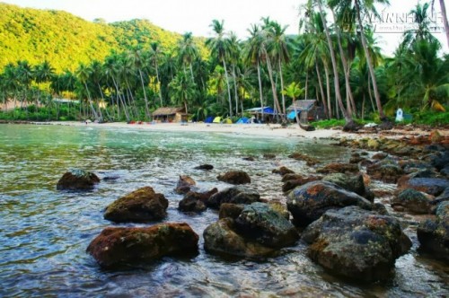 Kh&aacute;m ph&aacute; vẻ đẹp hoang sơ của Đảo Nam Du