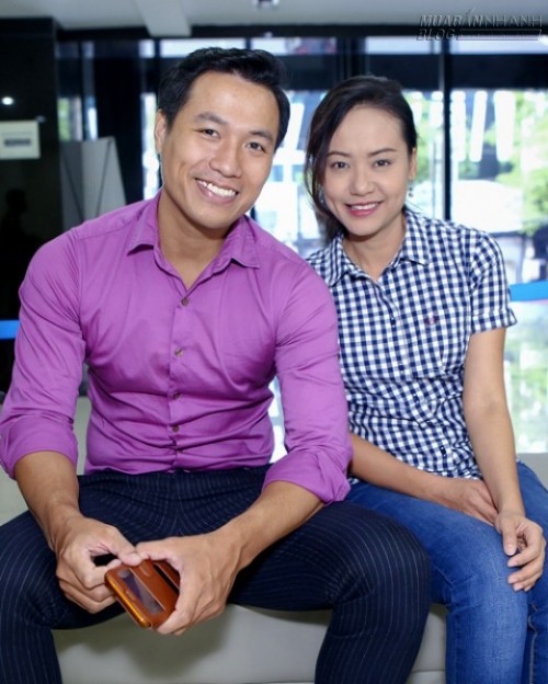 Cao Minh Đạt chu m&ocirc;i h&ocirc;n m&aacute; Hồng &Aacute;nh