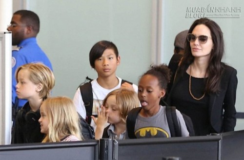 Đại gia đình Jolie-Pitt đi nghỉ ở Nice
