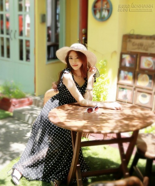 Xuống phố ngày cuối tuần với váy maxi dịu dàng, hợp thời trang