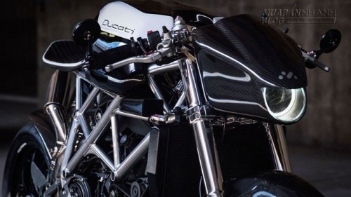 Ducati 848 biến hóa thành mô tô dị như trong phim viễn tưởng