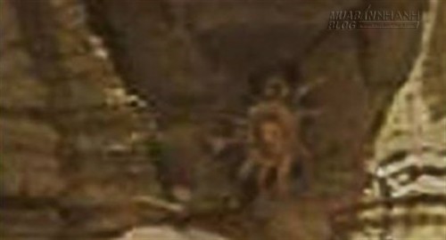 Phát hiện một phụ nữ áo đen trong bức ảnh NASA chụp sao Hỏa? Liệu có tồn tại sự sống trên hành tinh Đỏ?