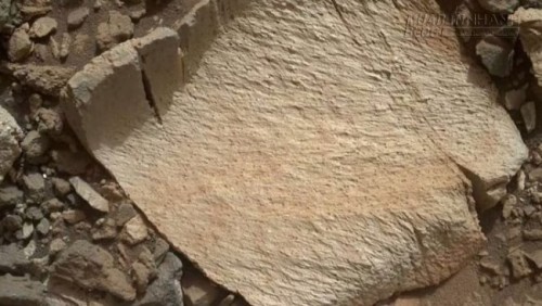 Phát hiện một phụ nữ áo đen trong bức ảnh NASA chụp sao Hỏa? Liệu có tồn tại sự sống trên hành tinh Đỏ?