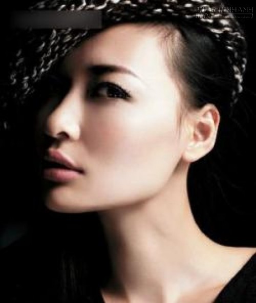 B&iacute; mật của người mắt l&otilde;m l&agrave; y&ecirc;u sớm.