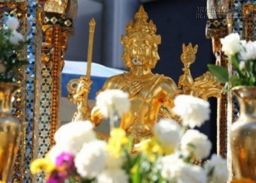 Vụ nổ Bangkok: Tượng Phật vàng bốn mặt chỉ bị sứt cằm nhẹ