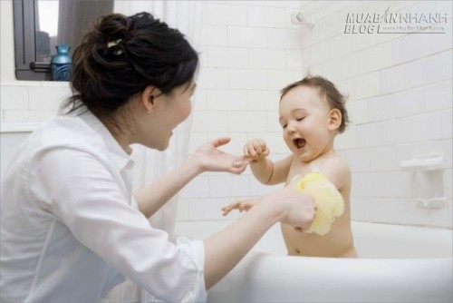 Cách chuẩn vệ sinh vùng kín cho con bố mẹ phải biết
