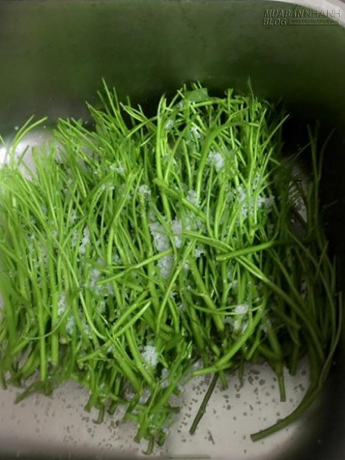 Cách làm rau muống muối lạ miệng