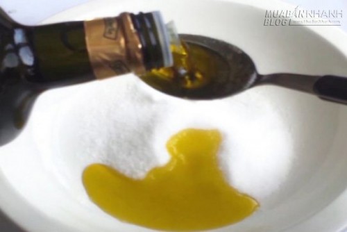 Trộn muối với dầu, tạm biệt cơn đau khớp trong nhiều năm