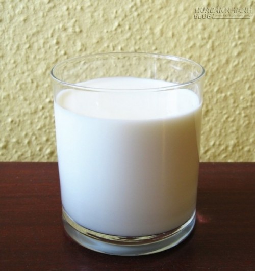 Dự đoán chỉ số hạnh phúc qua cốc nước mà bạn chọn