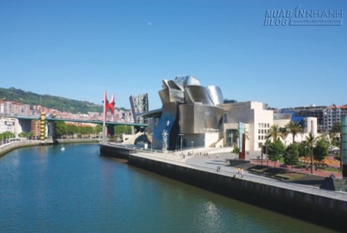 Những thành phố màu sắc ở xứ Basque