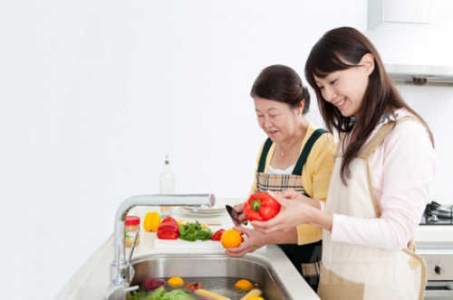 H&atilde;y trở th&agrave;nh người vợ tốt, con d&acirc;u ngoan sẽ khiến mẹ chồng y&ecirc;u qu&yacute; bạn.