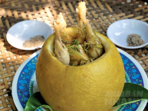 Tuyệt chiêu làm món đặc sản gà hấp trái bưởi thơm ngon, độc đáo, lạ miệng