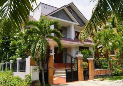 Có cây thần hộ mệnh trước cửa nhà, gia đình tránh được nhiều xui xẻo, lại được BÌNH AN! Có cây thần hộ mệnh trước cửa nhà, gia đình tránh được nhiều xui xẻo, lại được BÌNH AN!