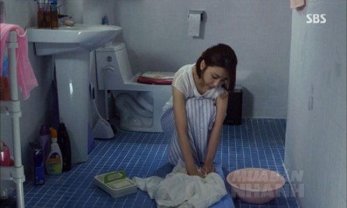 Xin hãy đọc kĩ câu chuyện sau rồi quyết định có nên sống chung với bố mẹ không