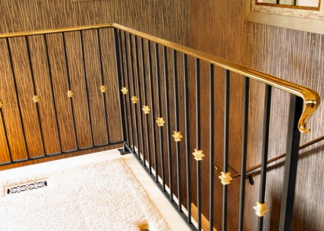 Bảng giá lắp đặt tay vịn cầu thang bằng đồng