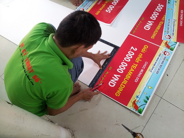In bảng trao thưởng từ in PP cán format
