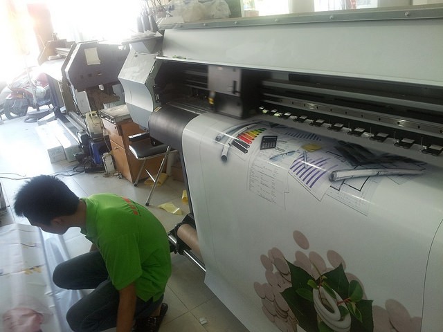 In Kỹ Thuật Số nhận đặt in decal giá rẻ trên toàn quốc