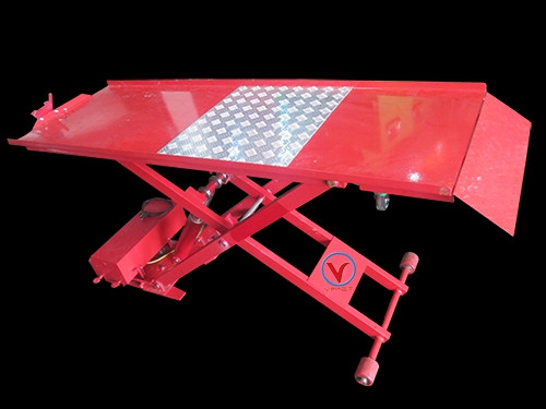 Cách chọn mua bàn nâng xe máy có chất lượng tốt