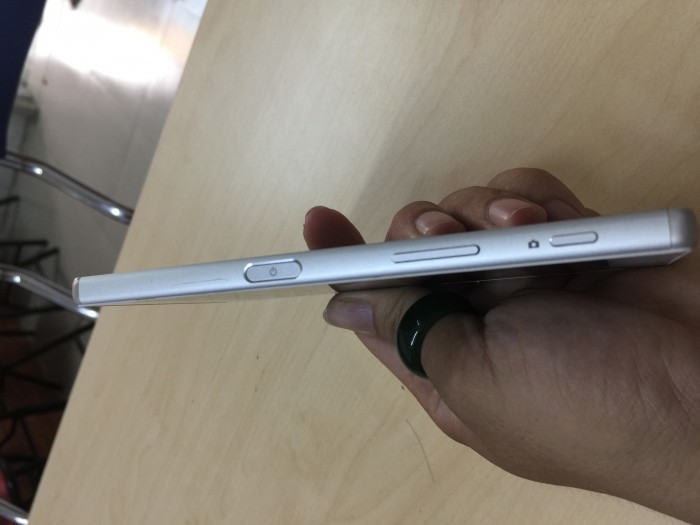 Kinh nghiệm mua điện thoại Sony xách tay