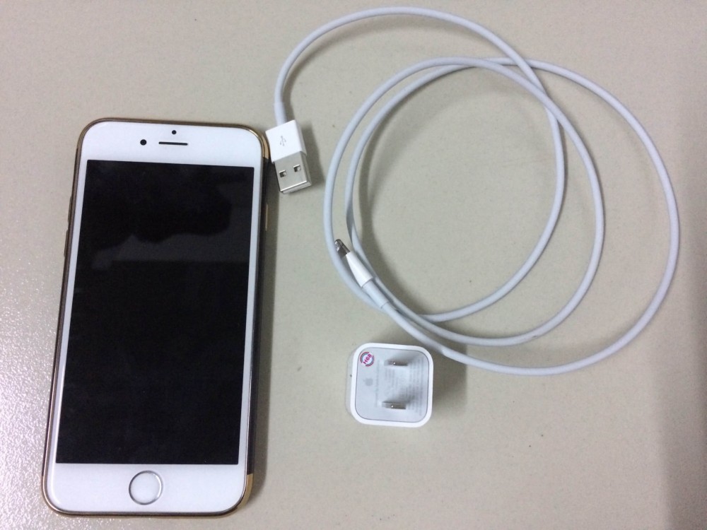 6 kinh nghiệm phân biệt khi chọn mua sạc Iphone chính hãng 