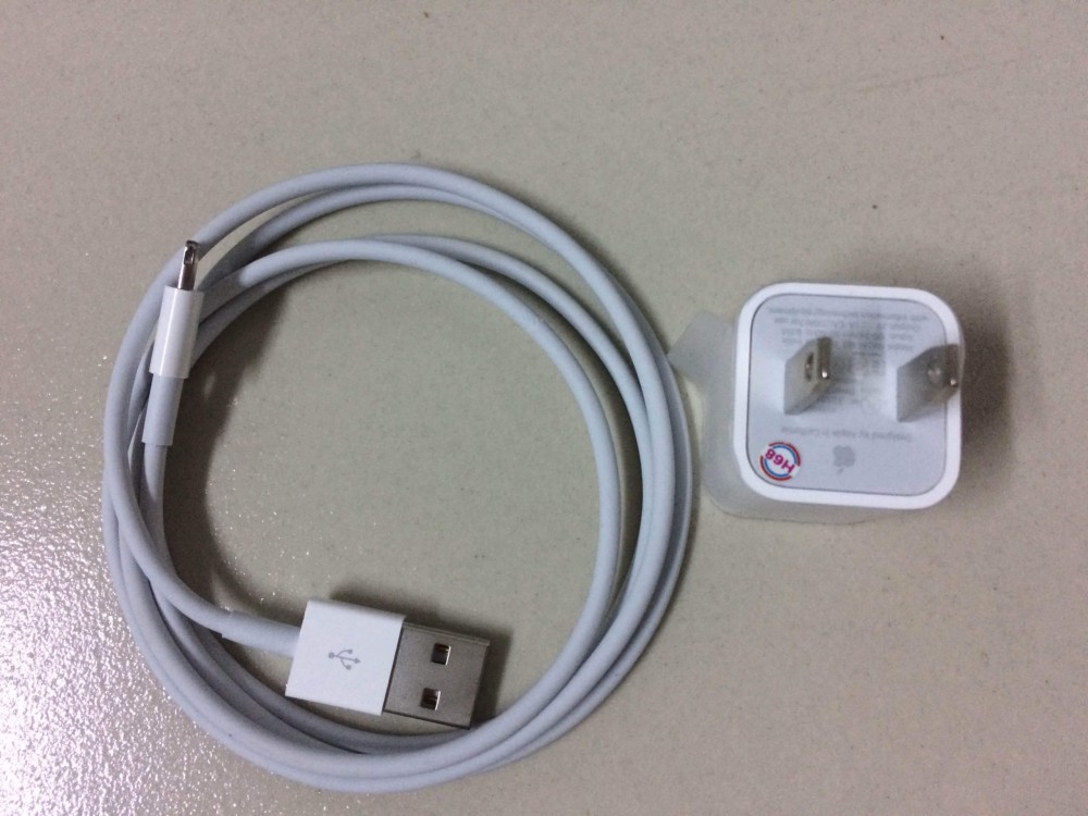 6 kinh nghiệm phân biệt khi chọn mua sạc Iphone chính hãng 