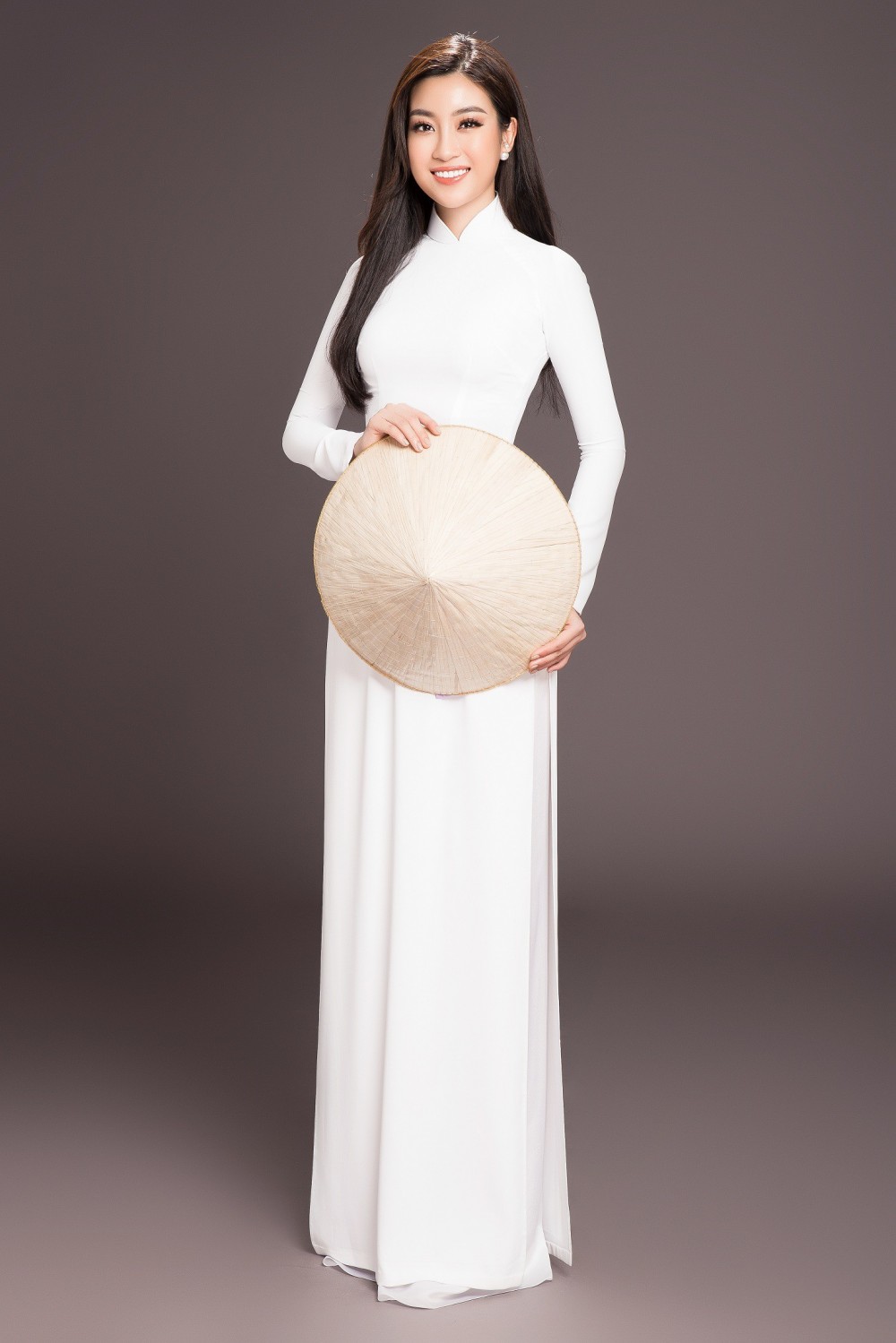 Top 3 Hoa hậu Việt Nam 2016 ai xinh đẹp hơn khi diện áo dài trắng(3)