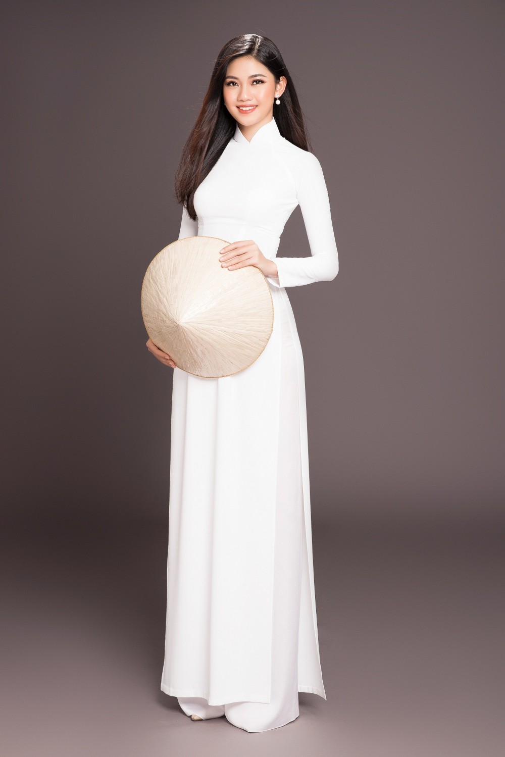 Top 3 Hoa hậu Việt Nam 2016 ai xinh đẹp hơn khi diện áo dài trắng(5)