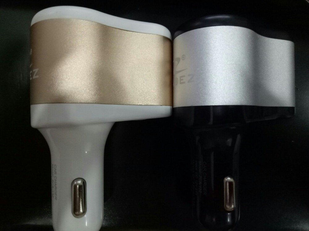 Có 2 cổng USB sử dụng tương ứng cho 2 sản phẩm cùng lúc
