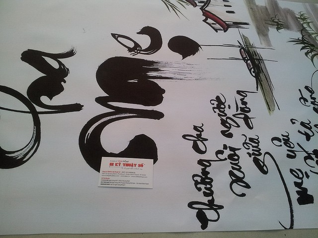 In tranh thư pháp trên chất liệu canvas