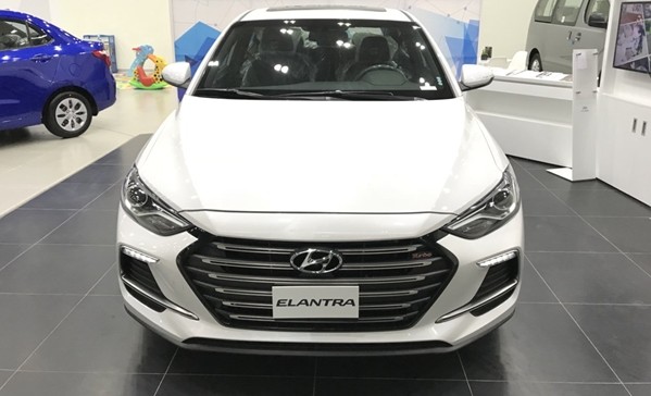 Đánh giá chi tiết Hyundai Elantra Sport 2018 vừa ra mắt